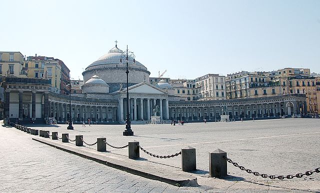 piazza plebiscito Napoli centro storico UNESCO